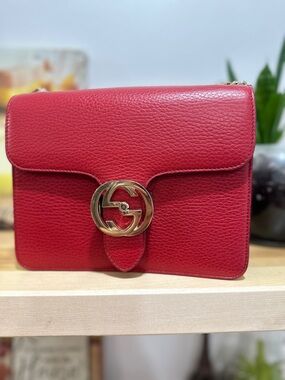 ✨ Gucci Interlocking GG Small Chain Shoulder Bag – Red Dollar Calfskin | Light G